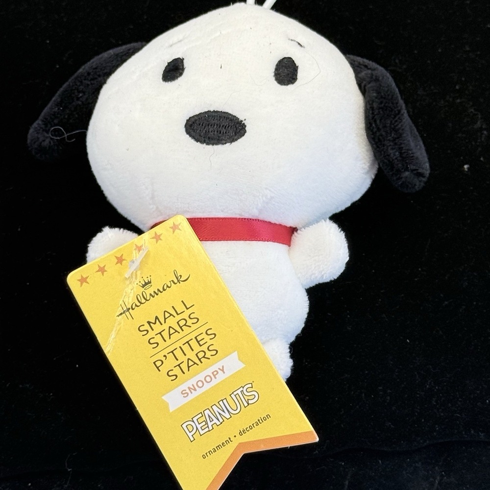 NEW Hallmark Small Stars Peanuts Plush SNOOPY 5in 3D Christmas Tree Ornament